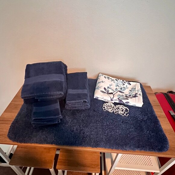 Navy Blue Bathroom Set - Picture 1 of 5